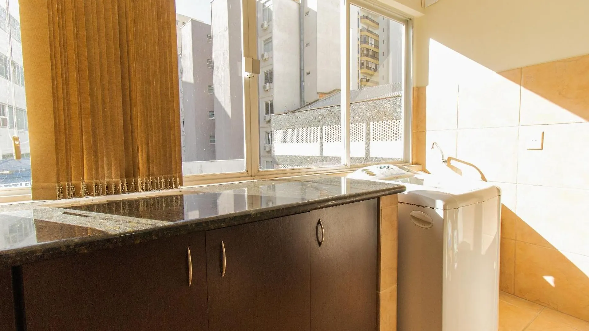 Jse31 - 4 Dr Climatizados, Churrasq, Calcadao Balneário Camboriú