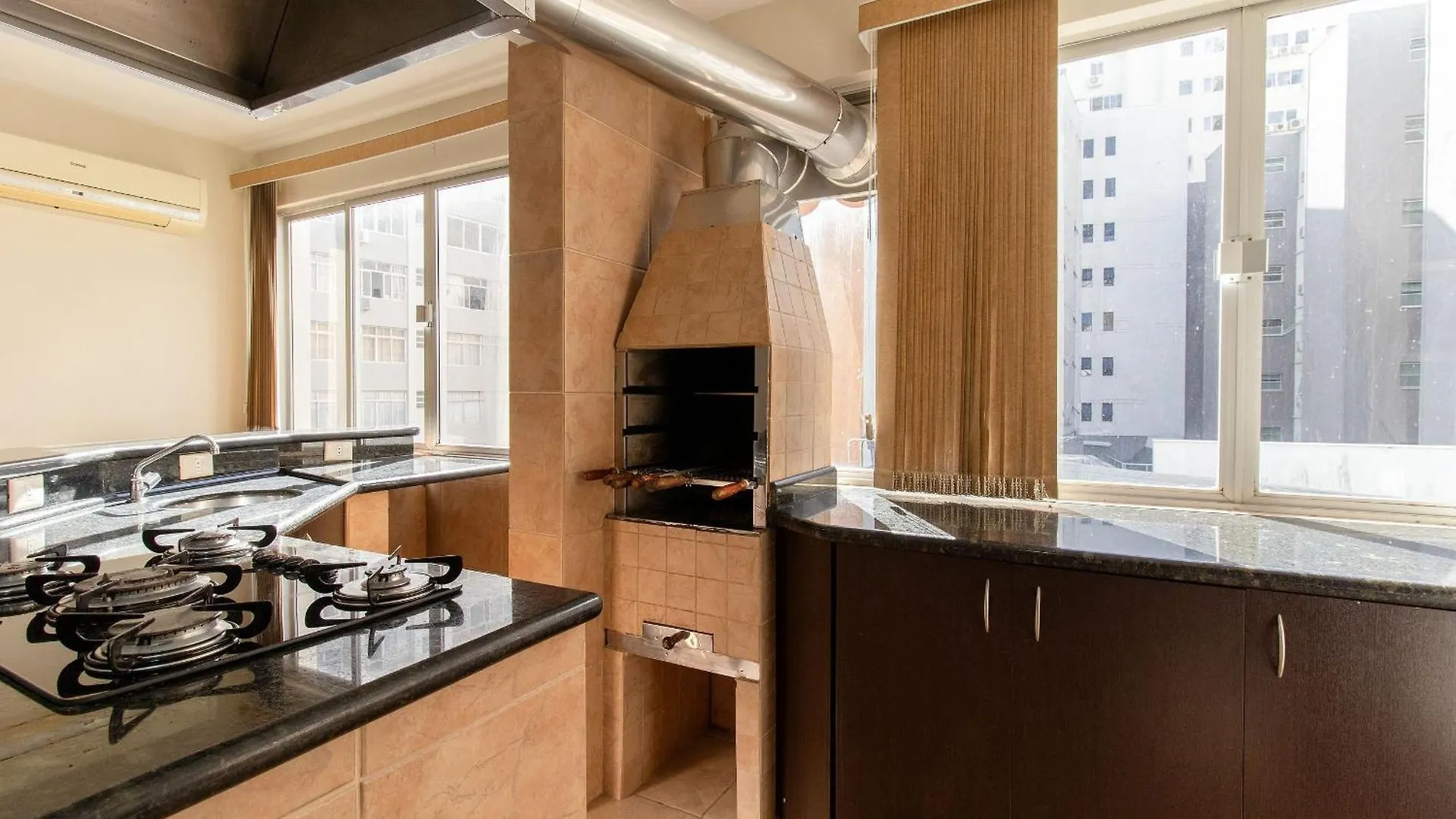 Jse31 - 4 Dr Climatizados, Churrasq, Calcadao Balneário Camboriú